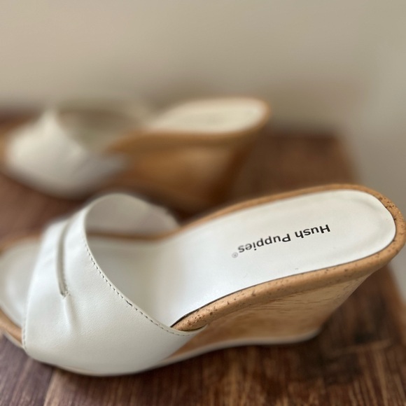 Hush Puppies White Women's Slide Sandals - Picture 3 of 6